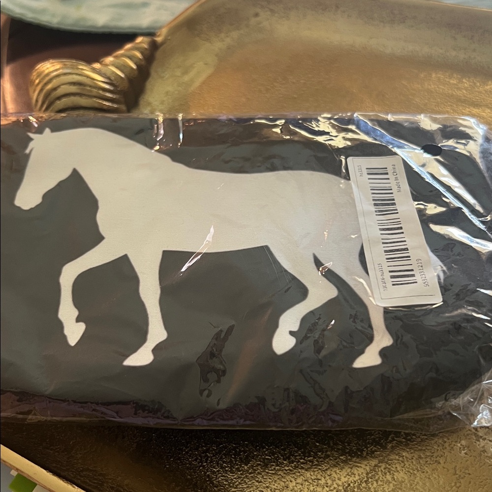 # 0789+ Unisex Elegant Horse Design Phone Case 13 MAC Pro - Black/ White Bag - Picture 4 of 9